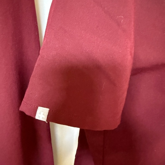 FIGS TECHNICAL COLLECTION SCRUBS SS V NECK TOP PULL ON DRAWSTRING WAIST PANTS S - Picture 8 of 11